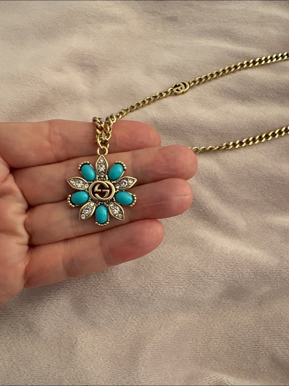 Gucci Old Gold-Tone Necklace with Turquoise Flower Motif - Picture 2 of 7